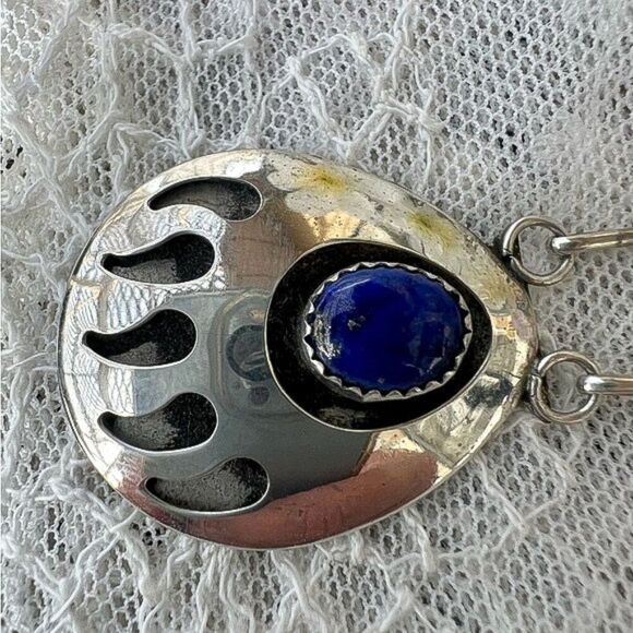 Vintage 5 Bear Paw Shadowbox with Lapis Lazuli Station Necklace 20” - Picture 9 of 14